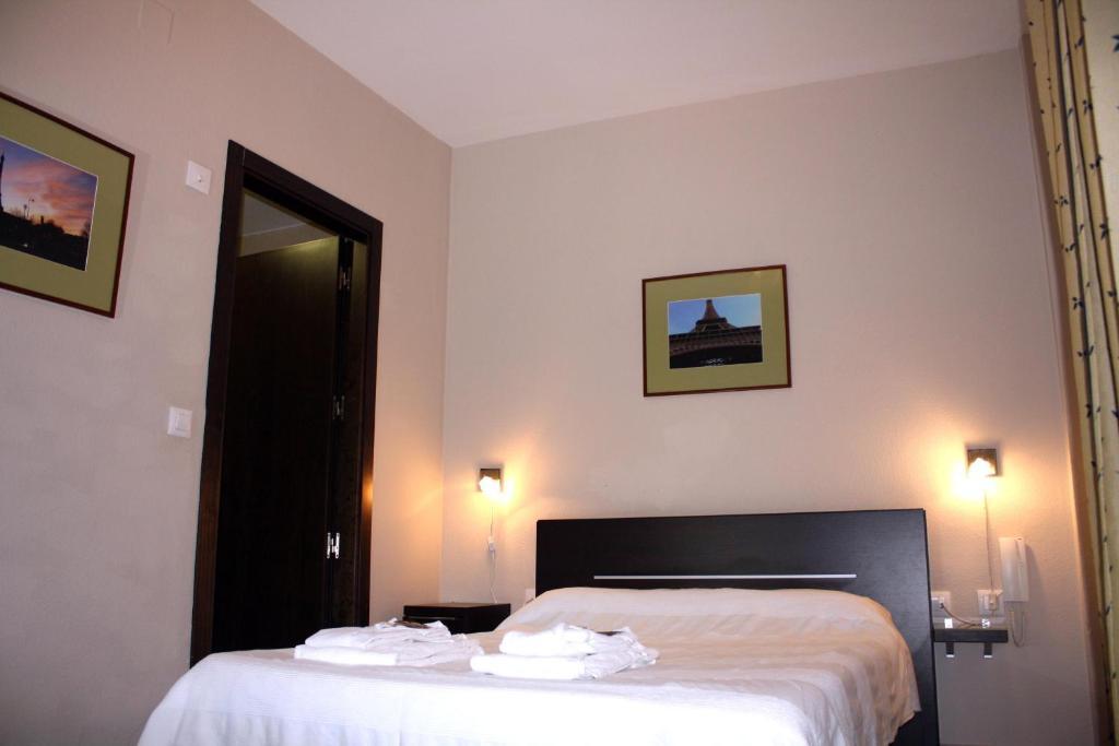 Hostal Carlos I ลาลิเนียเดลากอนเซ็ปซีออน ห้อง รูปภาพ